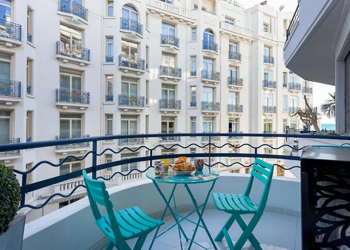 Palais Des Iles 2 By Halldis * Cannes